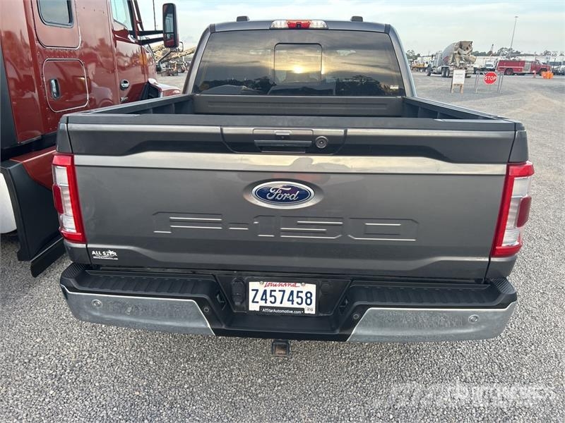 Ford F-150 Lariat 4x4 Crew Cab Pickup 其他
