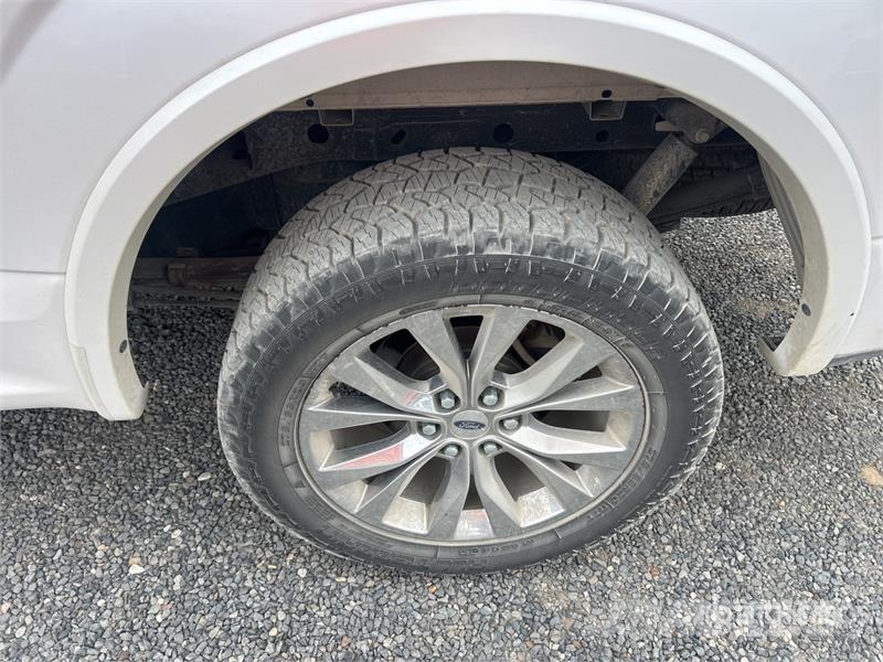 Ford F-150 Lariat 4x4 Crew Cab Pickup Drugi