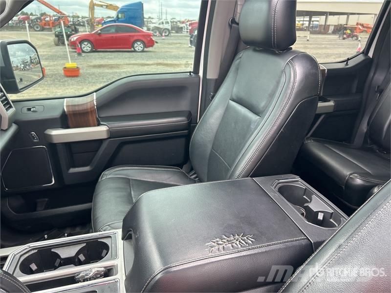 Ford F-150 Lariat 4x4 Crew Cab Pickup Drugi