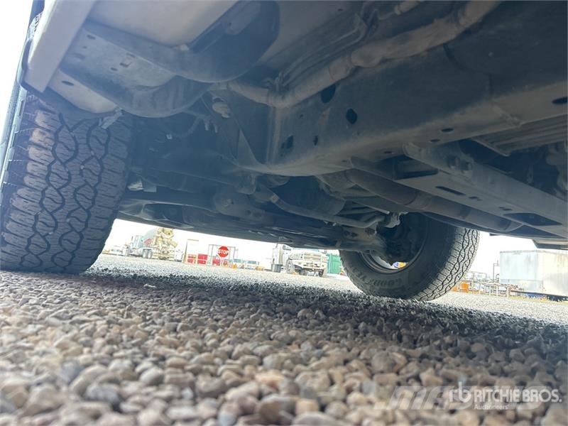 Ford F-150 Lariat 4x4 Crew Cab Pickup 其他