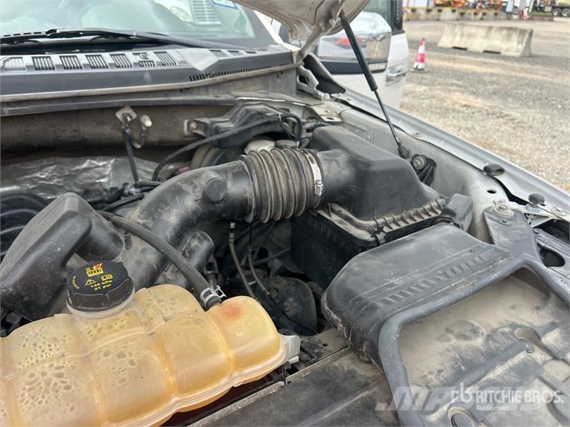 Ford F-150 Lariat 4x4 Crew Cab Pickup Drugi