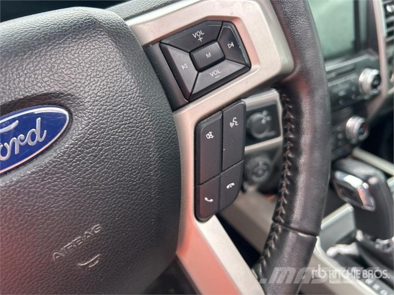 Ford F-150 Lariat 4x4 Crew Cab Pickup Drugi