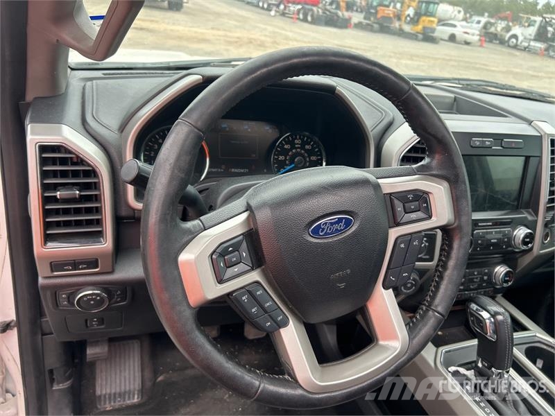 Ford F-150 Lariat 4x4 Crew Cab Pickup Drugi