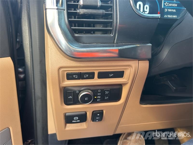 Ford F-150 Lariat 4x4 Crew Cab Pickup 其他