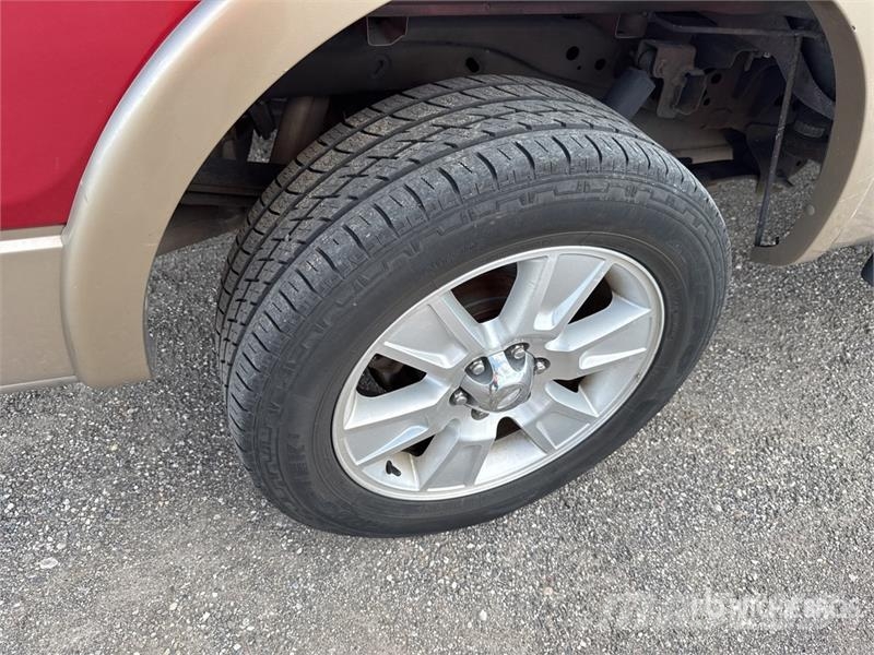 Ford F-150 Lariat 4x4 Crew Cab Pickup Övriga bilar