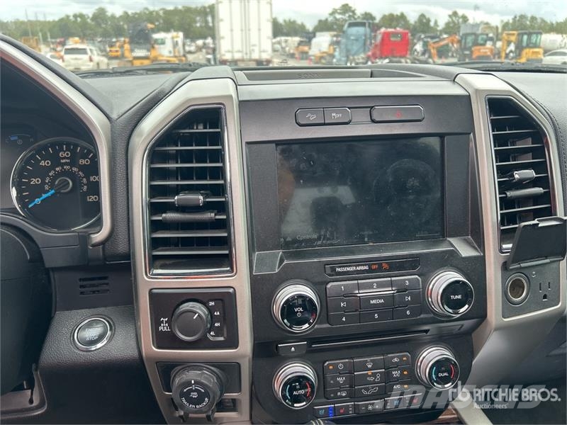 Ford F-150 Lariat 4x4 Crew Cab Pickup Drugi