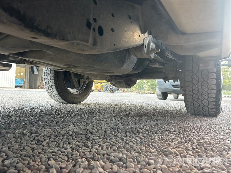 Ford F-150 Lariat 4x4 Crew Cab Pickup 其他