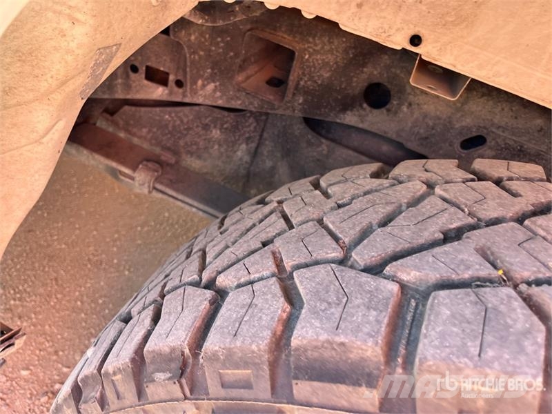 Ford F-150 Platinum 4x4 Crew Cab Pickup Прочие фургоны
