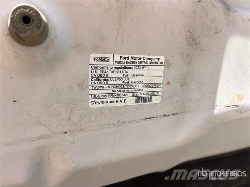 Ford F-150 Platinum 4x4 Crew Cab Pickup Прочие фургоны