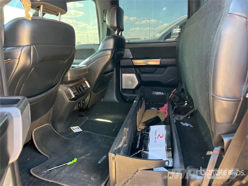 Ford F-150 Platinum 4x4 Crew Cab Pickup Прочие фургоны