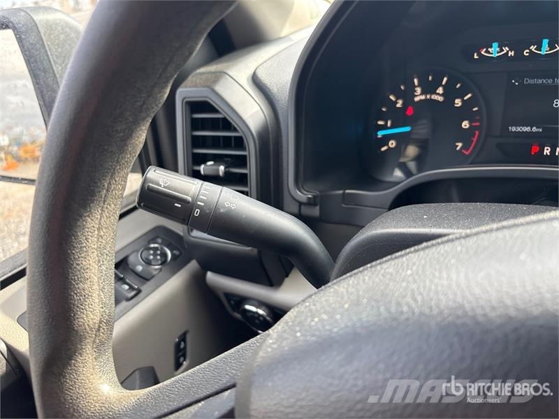Ford F-150 STX 4x4 Crew Cab Pickup Muu