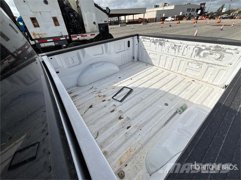 Ford F-150 STX 4x4 Crew Cab Pickup Muu
