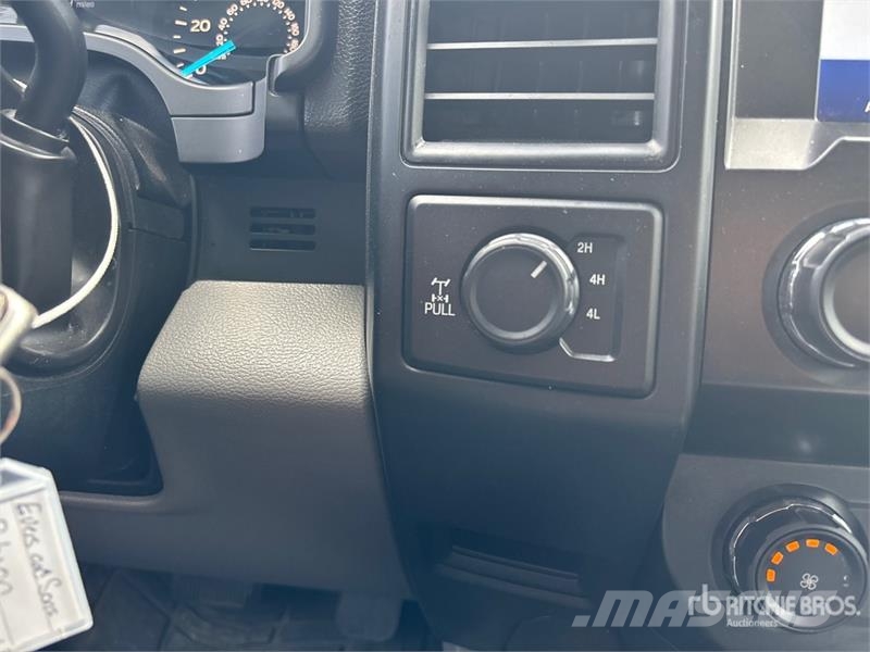 Ford F-150 STX 4x4 Crew Cab Pickup Muu