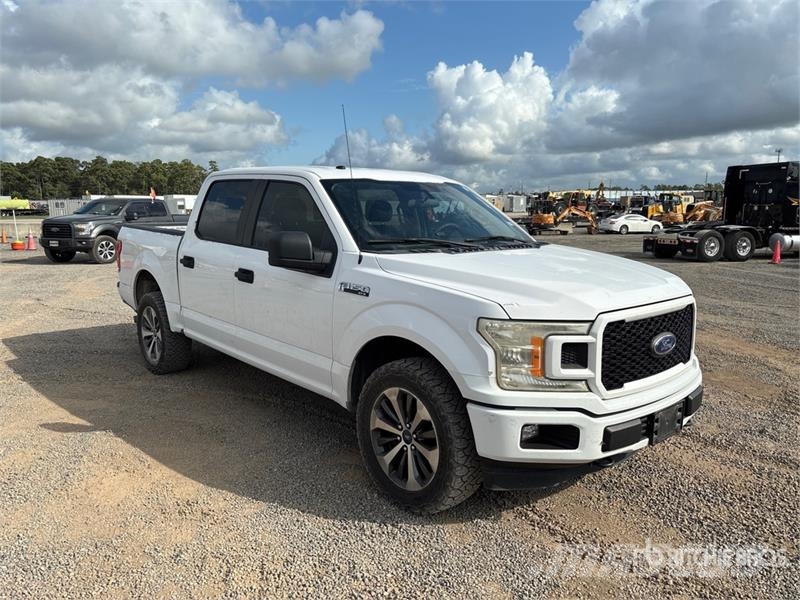 Ford F-150 STX 4x4 Crew Cab Pickup Muu