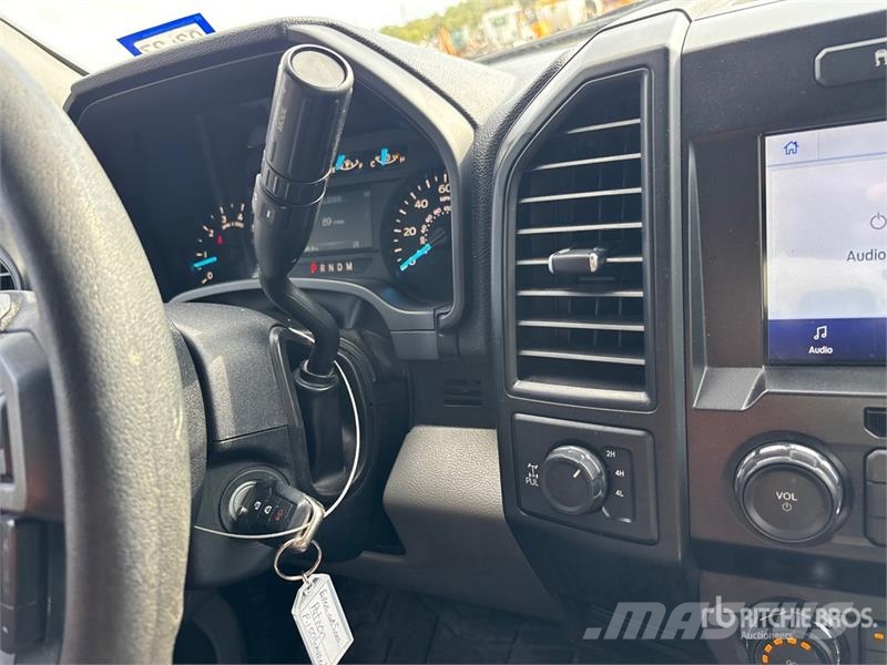 Ford F-150 STX 4x4 Crew Cab Pickup Muu