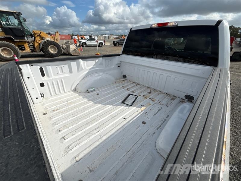 Ford F-150 STX 4x4 Crew Cab Pickup Muu