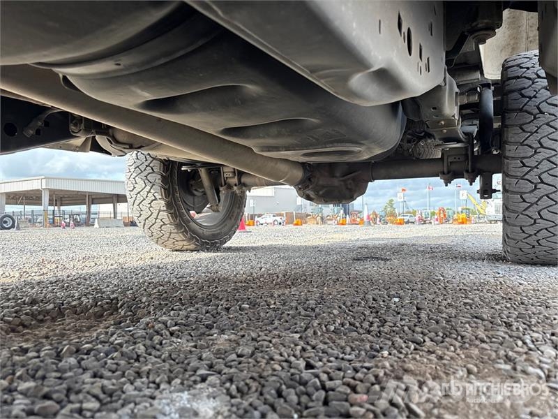Ford F-150 STX 4x4 Crew Cab Pickup Muu