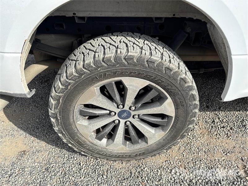 Ford F-150 STX 4x4 Crew Cab Pickup Muu