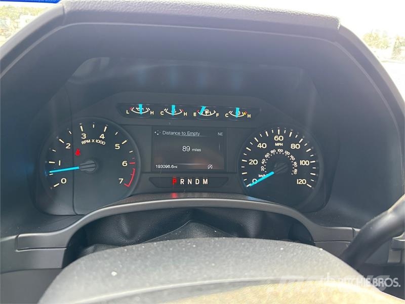 Ford F-150 STX 4x4 Crew Cab Pickup Muu