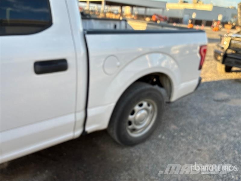 Ford F-150 XL 4x2 Crew Cab Pickup Muut autot