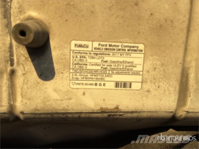 Ford F-150 XL 4x2 Crew Cab Pickup Muut autot