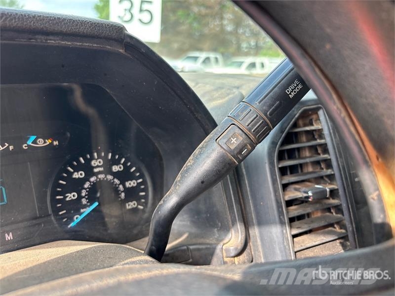 Ford F-150 XL 4x2 Crew Cab Pickup Other