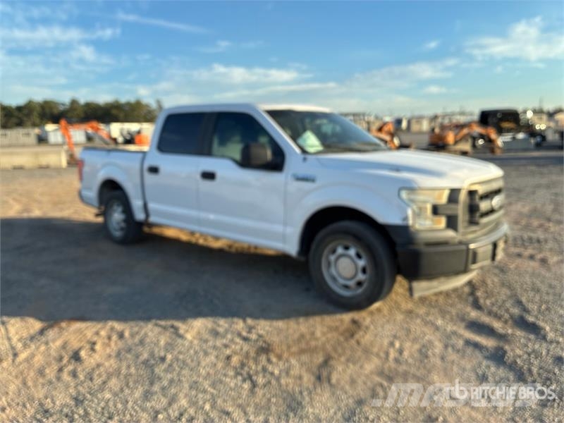 Ford F-150 XL 4x2 Crew Cab Pickup Muut autot