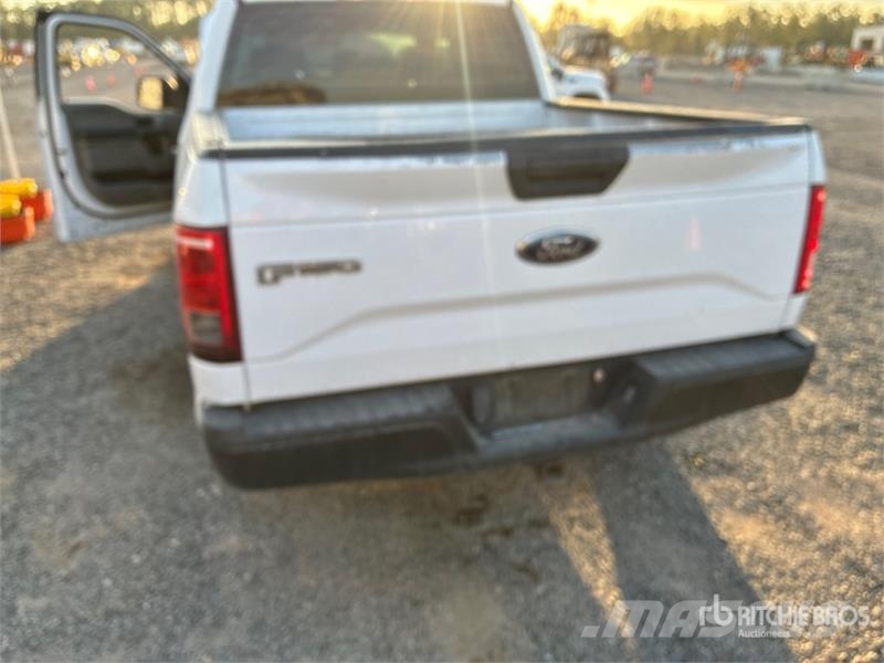 Ford F-150 XL 4x2 Crew Cab Pickup Muut autot
