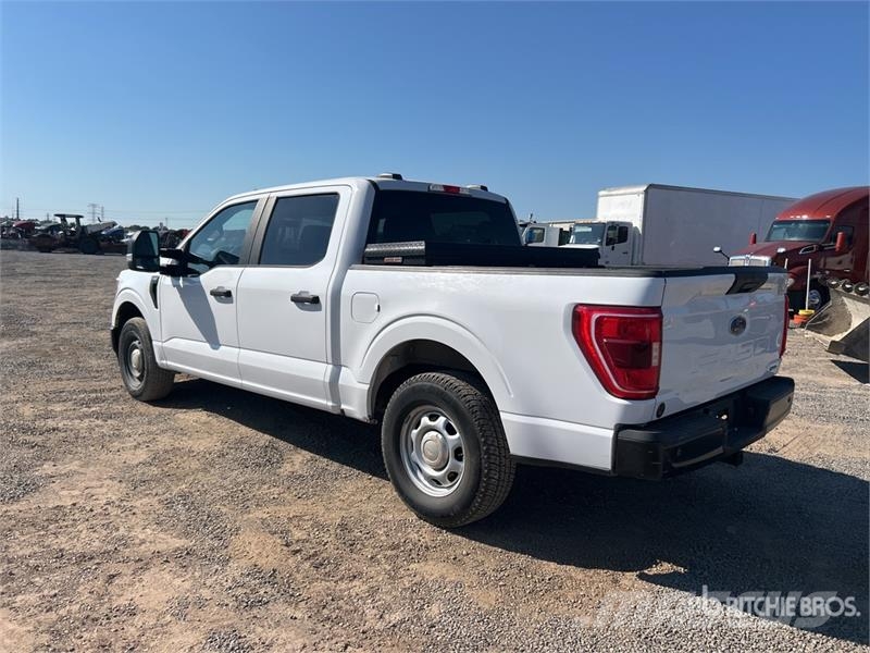 Ford F-150 XL 4x2 Crew Cab Pickup Ostalo