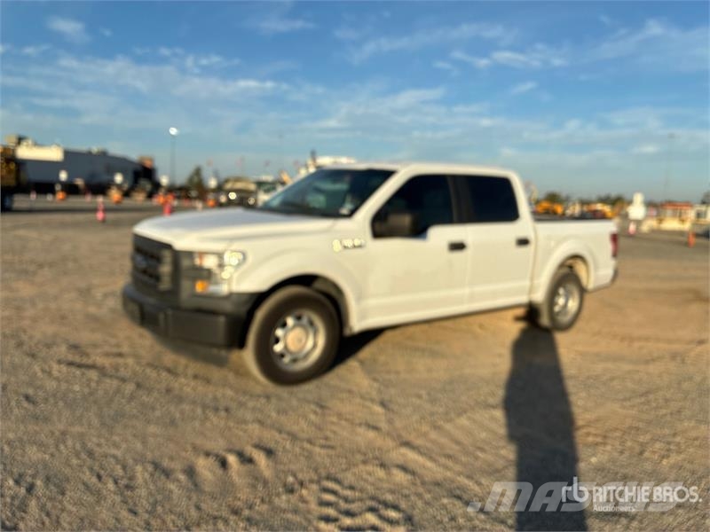 Ford F-150 XL 4x2 Crew Cab Pickup Muut autot
