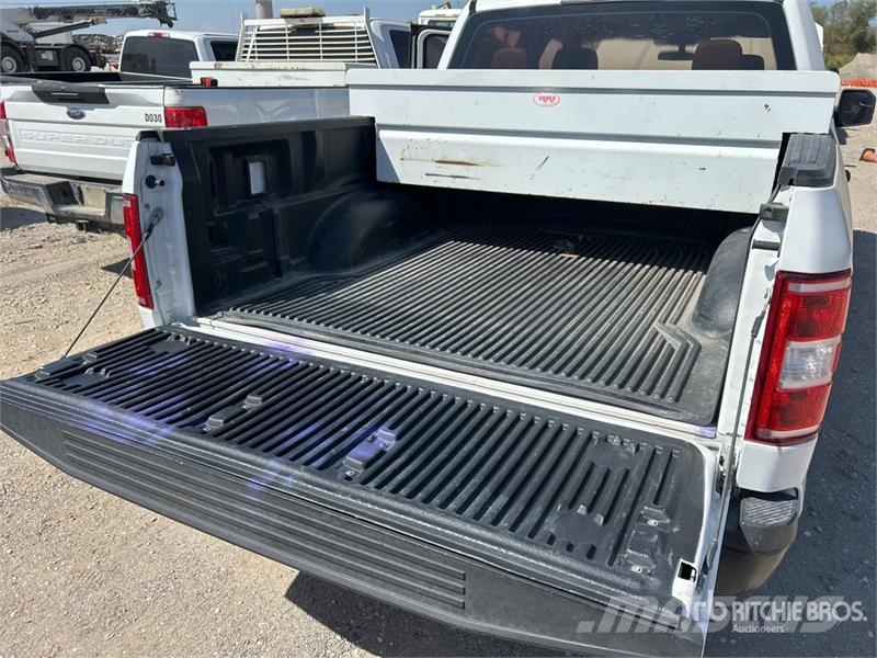 Ford F-150 XL 4x2 Crew Cab Pickup Other