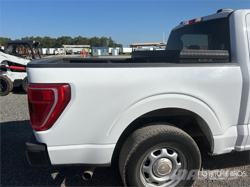 Ford F-150 XL 4x2 Crew Cab Pickup Ostalo