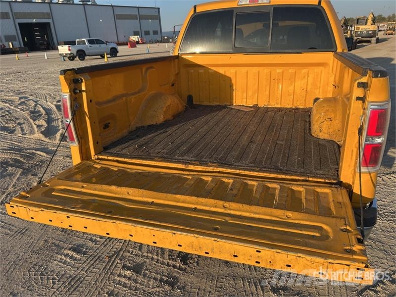 Ford F-150 XL 4x2 Crew Cab Pickup Ostalo