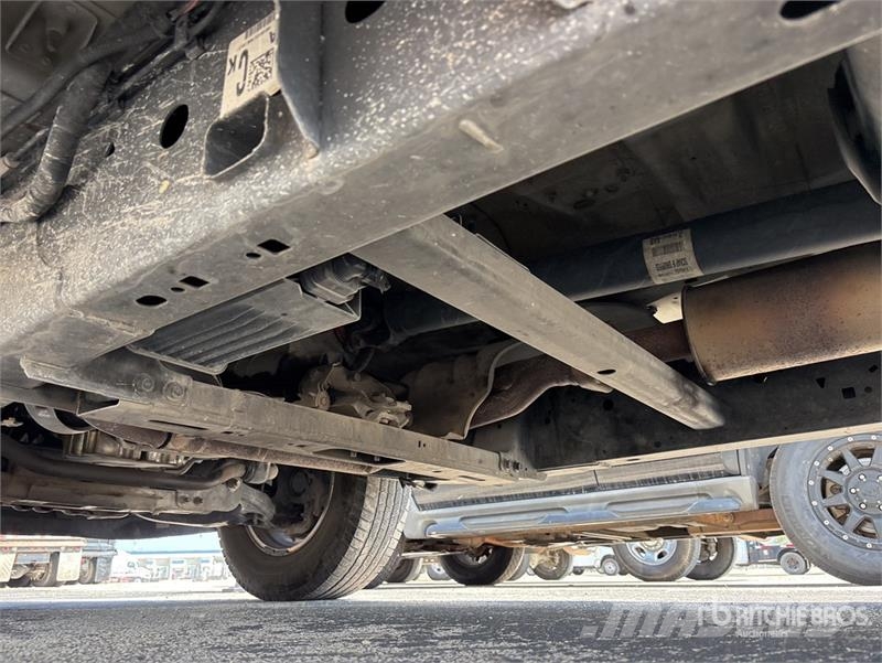 Ford F-150 XL 4x2 Crew Cab Pickup Furgoni altro
