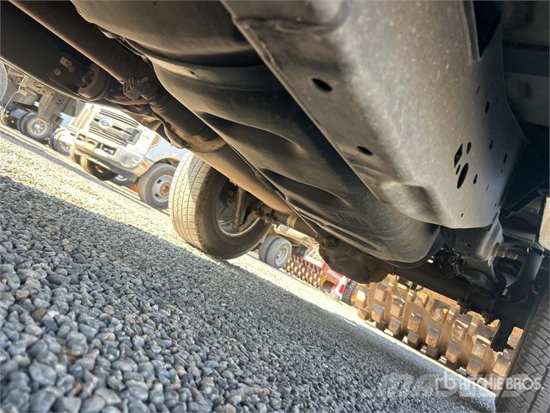 Ford F-150 XL 4x2 Crew Cab Pickup Ostalo