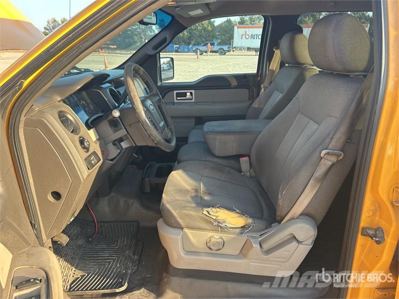 Ford F-150 XL 4x2 Crew Cab Pickup Ostalo