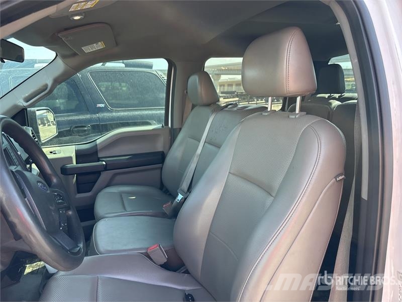 Ford F-150 XL 4x2 Crew Cab Pickup Furgoni altro