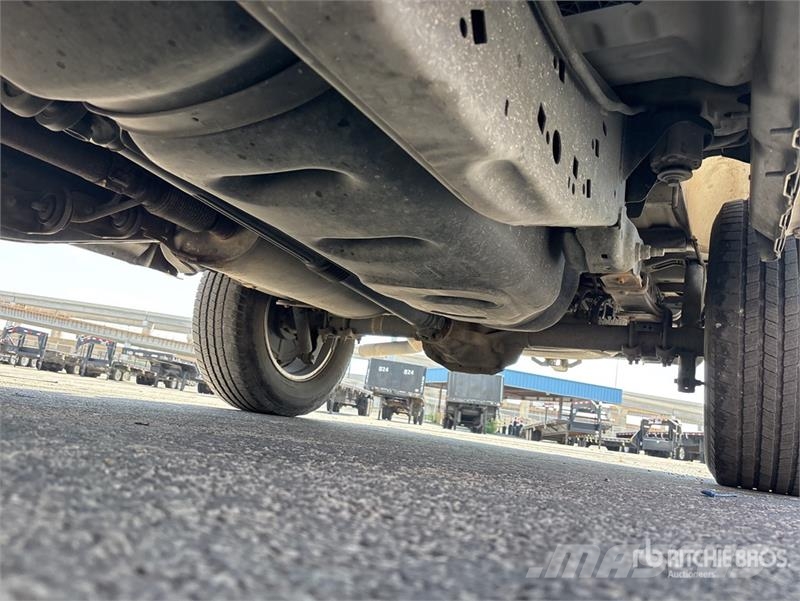 Ford F-150 XL 4x2 Crew Cab Pickup Furgoni altro