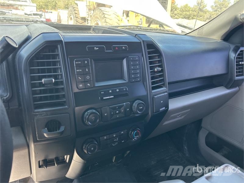 Ford F-150 XL 4x2 Crew Cab Pickup Other