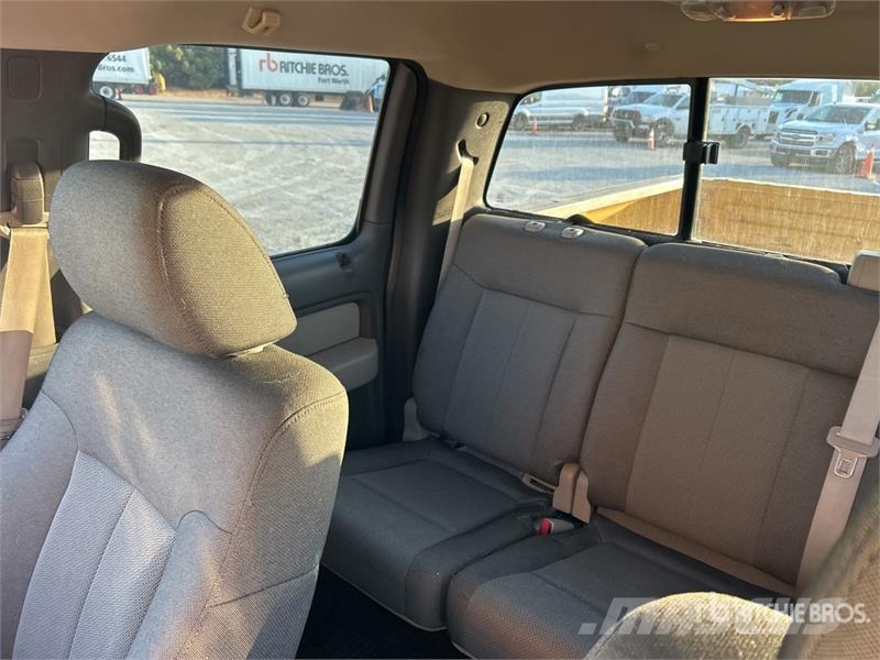 Ford F-150 XL 4x2 Crew Cab Pickup Ostalo