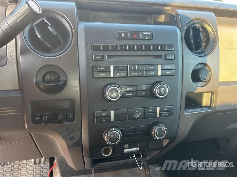 Ford F-150 XL 4x2 Crew Cab Pickup Ostalo