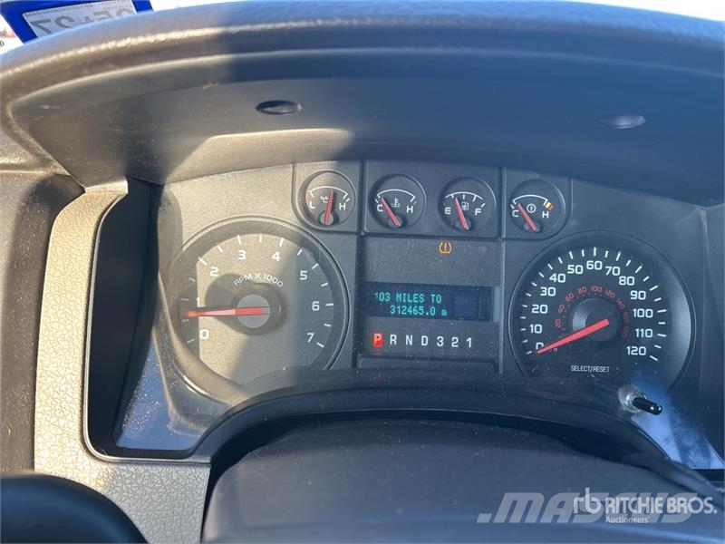 Ford F-150 XL 4x2 Crew Cab Pickup Ostalo