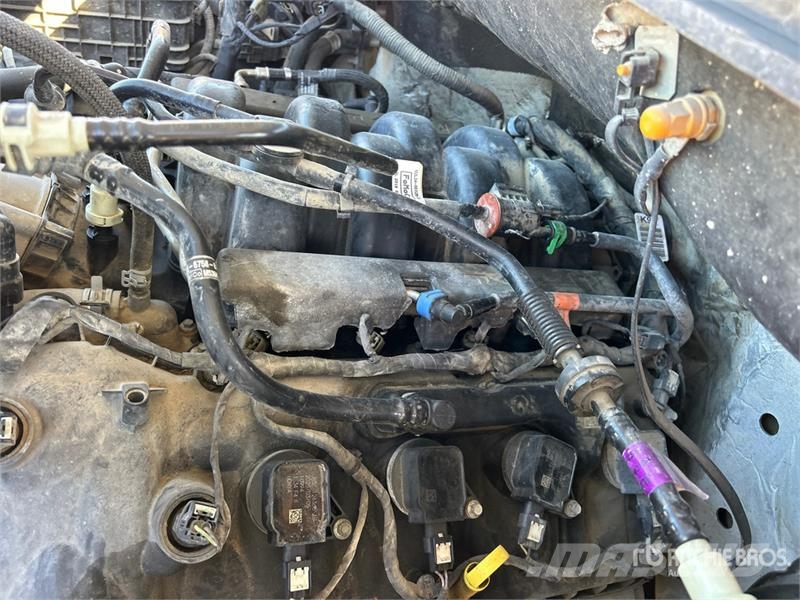 Ford F-150 XL 4x2 Crew Cab Pickup Inne