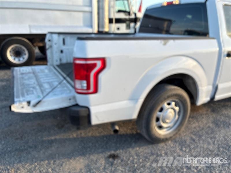 Ford F-150 XL 4x2 Crew Cab Pickup Muut autot