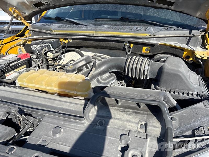 Ford F-150 XL 4x2 Crew Cab Pickup 其他