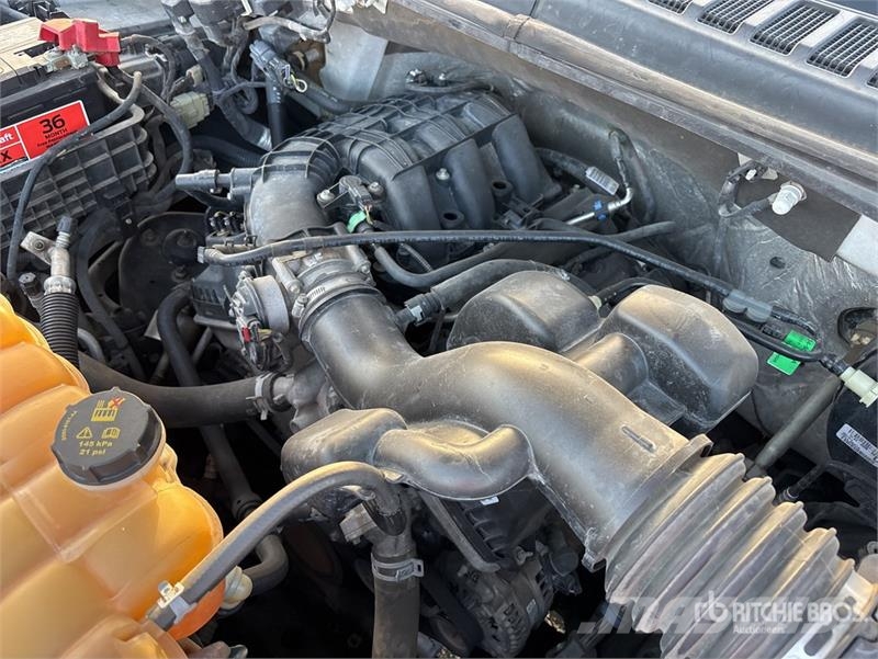 Ford F-150 XL 4x2 Crew Cab Pickup Otros