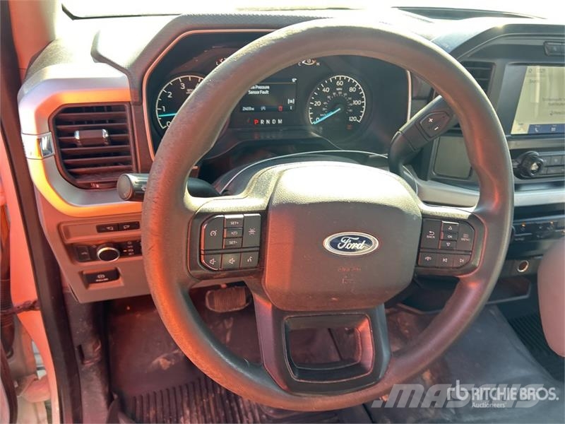 Ford F-150 XL 4x2 Crew Cab Pickup Ostalo