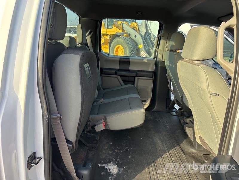Ford F-150 XL 4x2 Crew Cab Pickup Інше