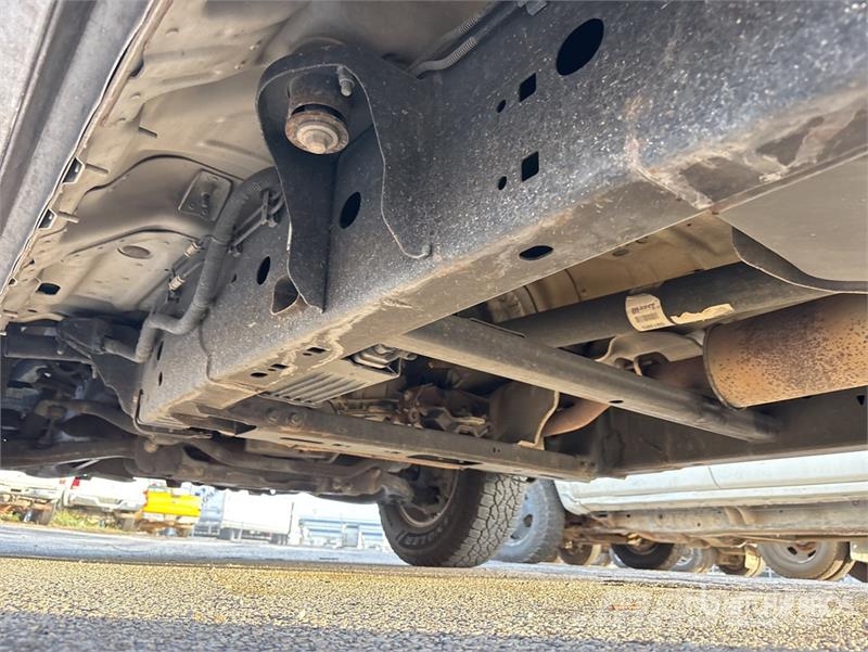 Ford F-150 XL 4x2 Crew Cab Pickup Інше