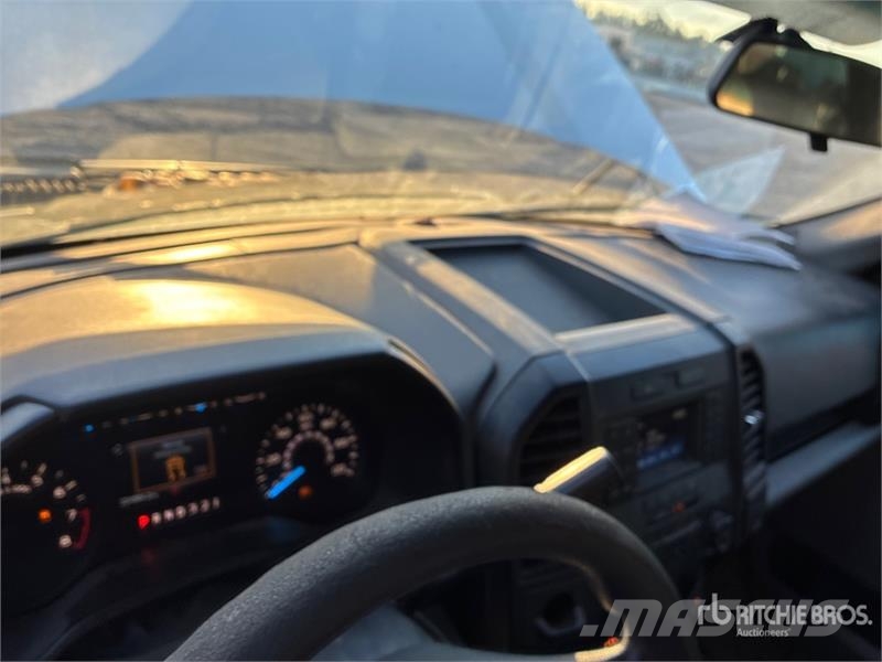Ford F-150 XL 4x2 Crew Cab Pickup Muut autot